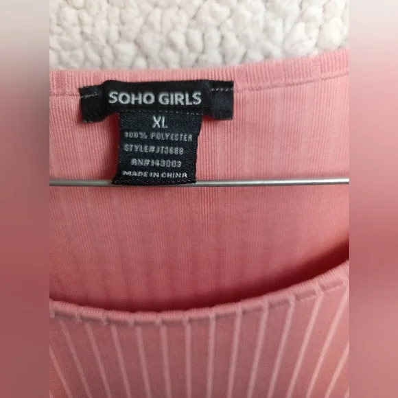 Women's "Soho Girls" Brand, XL, pink, ruched sides shirt - Picture 4 of 5